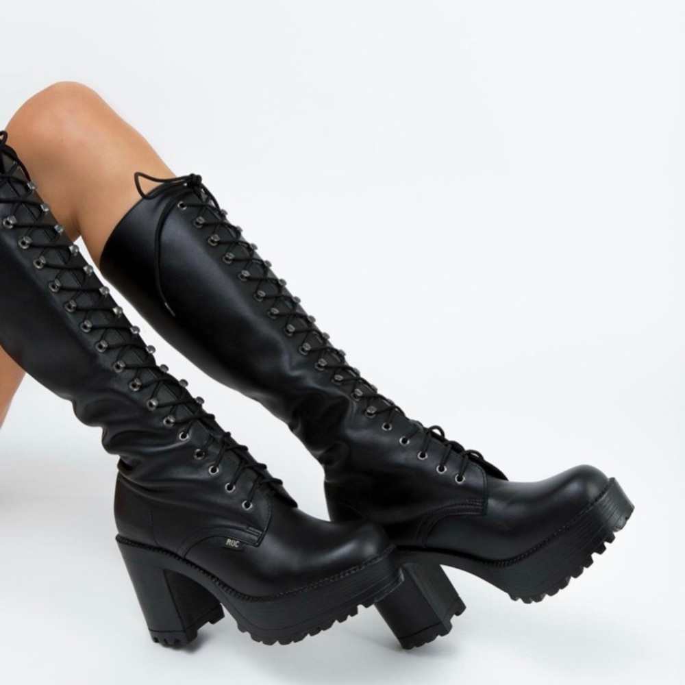 ROC Australia boots in LASH black